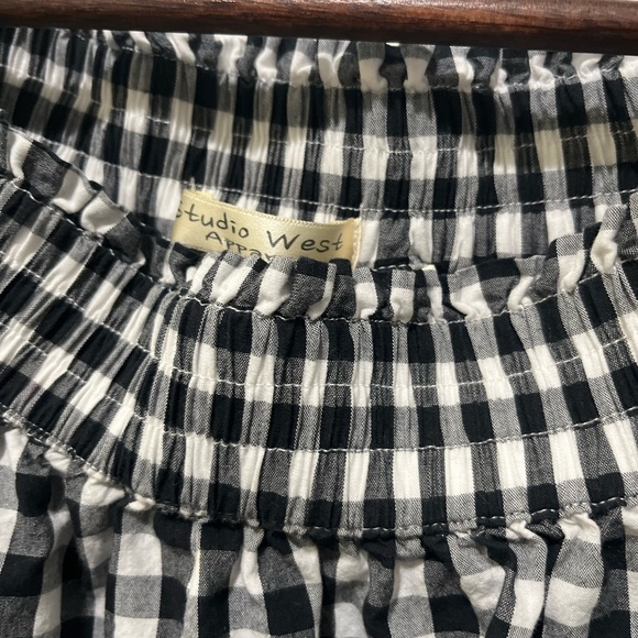STUDIO WEST APPAREL BLACK AND WHITE GINGHAM SMOCKED FLARE LACE DETAIL SLEEVES - Picture 16 of 16